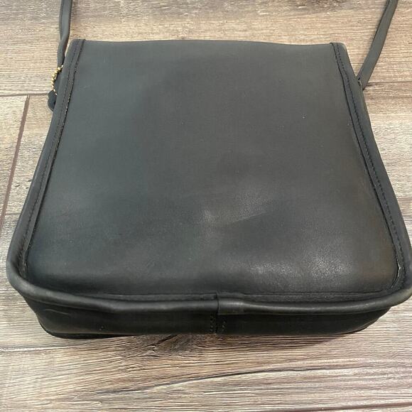 Vintage Coach Companion Compact Black Leather Flap Twist Lock Crossbody 1980s - Picture 7 of 16